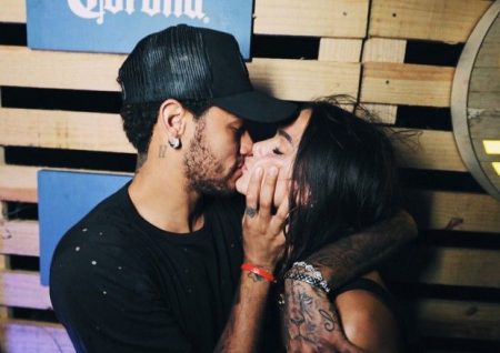 Ciumento, Neymar comenta foto sensual de Bruna Marquezine e manda recado