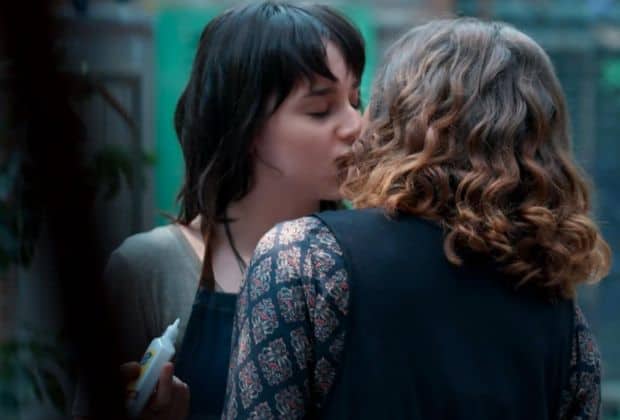 Autor de “Malhação” recebe ofensas após beijo entre atrizes na trama