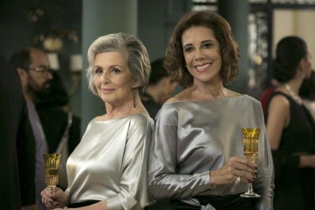 “Pega Pega”: Sabine e Lígia se encontram na cadeia e partem para a porrada