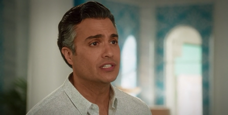 Galã mexicano, Jaime Camil será rival da atriz Brooke Shields em série nos EUA