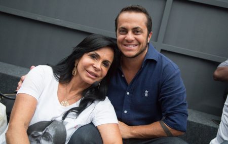 “Não é um órgão sexual que faz um homem”, dispara Gretchen sobre Thammy