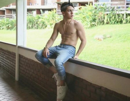 Biel volta a desabafar sobre críticas e diz que “passou fome e frio” nos EUA