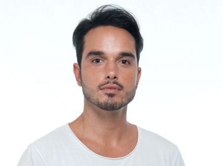 Lutando contra câncer, Léo Rosa compartilha foto no hospital: “Força e amor”