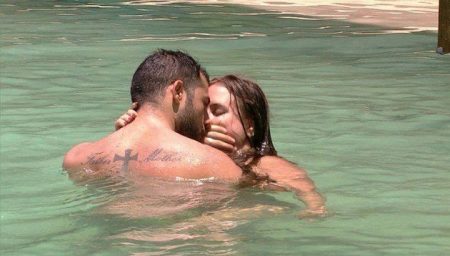 BBB18: Kaysar simula beijo em Patrícia e leva casa à loucura