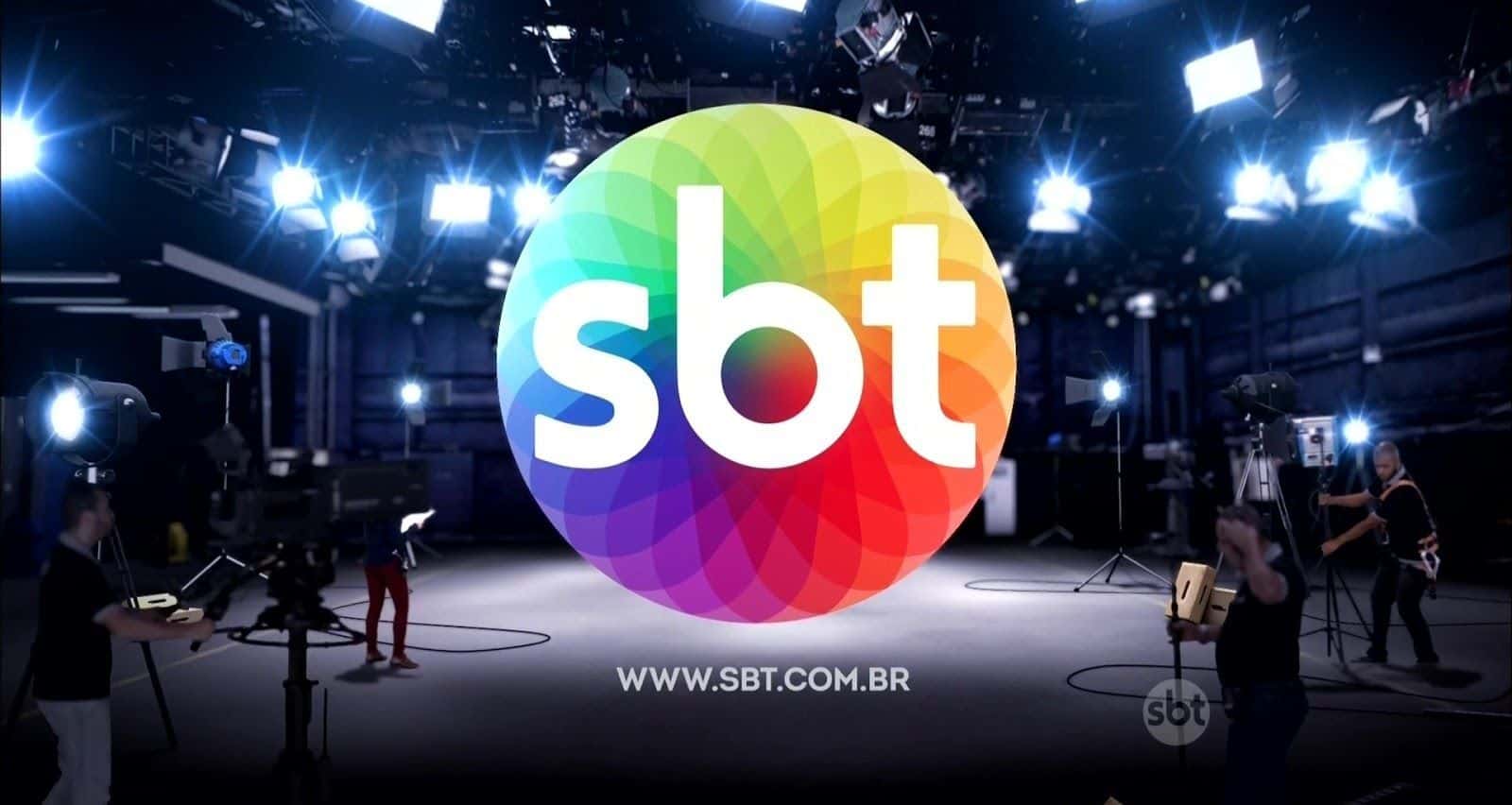 De férias, Silvio Santos cogita lançar novo programa musical no SBT