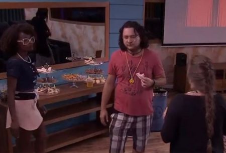 BBB18 – Nayara dispara sobre Gleici: “Tava a fim de dar um soco na cara dela”