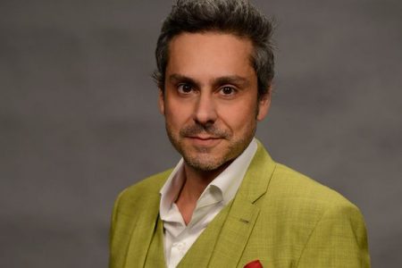 Alexandre Nero culpa personagens por fama de galã