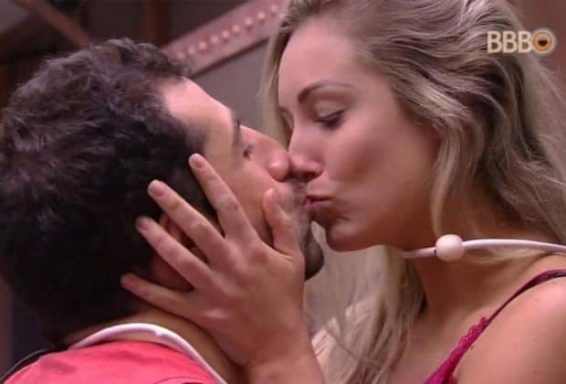 Kaysar dá a entender que romance com Jéssica não vingou fora do BBB