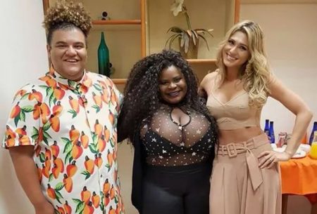 Dona do hit do verão, Jojo Todynho grava com Silvio Santos; veja encontro