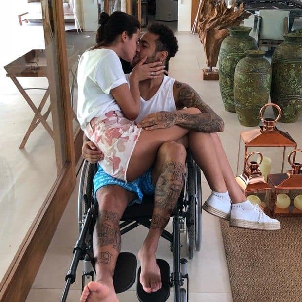 Neymar posta vídeo beijando Bruna Marquezine e fãs ficam em polvorosa; veja