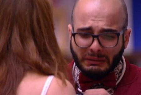 BBB18: Mahmoud briga com Caruso, tem crise de choro e detona Jéssica
