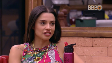 BBB18: Paula flagra Jéssica conspirando com Diego e Patrícia e enquadra sister