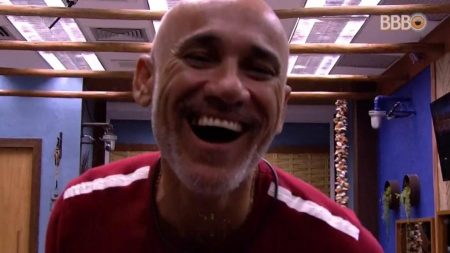 Ayrton comemora permanência no BBB18: “Final que eu sonhei”