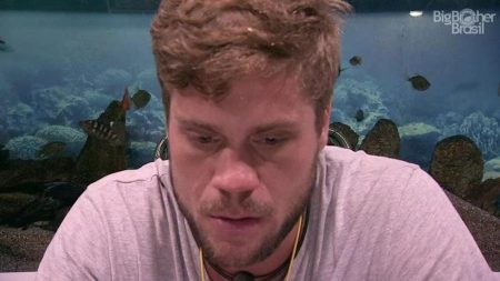 BBB18: Breno revela que vivia relacionamento antes do reality