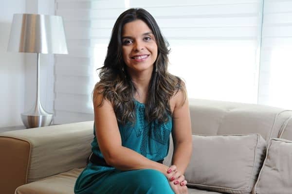 Vivian de Oliveira esquece novelas bíblicas e entrega nova sinopse para a Globo
