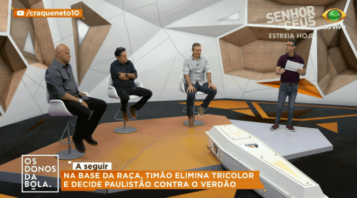 Com marcha fúnebre, Neto apresenta “Os Donos da Bola” com caixão do São Paulo