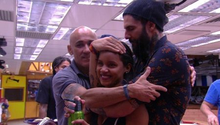 BBB18: “Um de nós dois vai ganhar o prêmio”, diz Wagner a Gleici