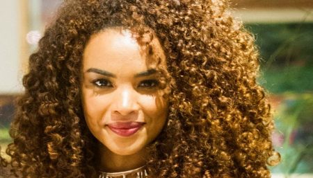 Lucy Ramos viverá advogada “pitbull” em “O Tempo Não Para”