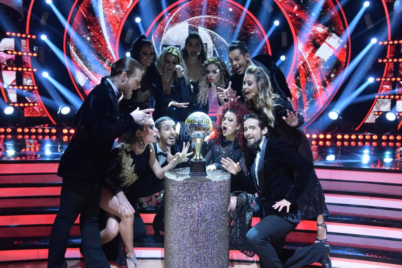 Com o pé quebrado, Xuxa define finalistas do “Dancing Brasil 3”