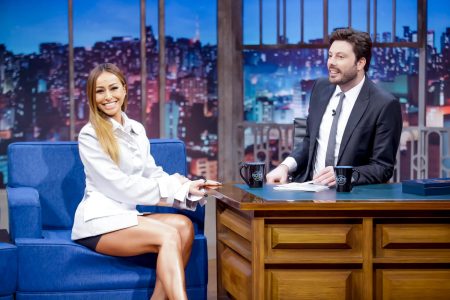 Record libera e Sabrina Sato é entrevistada por Danilo Gentili no SBT