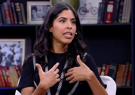 “As pessoas comem coração de galinha, fígado de boi e reclamam que eu como placenta?”, questiona Bela Gil