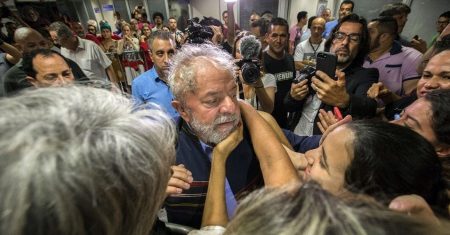 Famosos defendem Lula e assinam manifesto contra condenação do petista