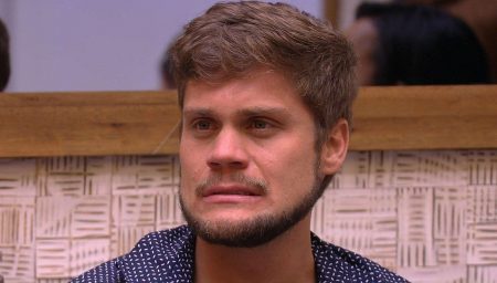 Com 88,34% dos votos, Breno é o 13º eliminado do BBB18