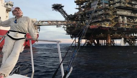 Marinha autua barco com Ana Maria Braga por se aproximar de plataforma de petróleo; apresentadora reage