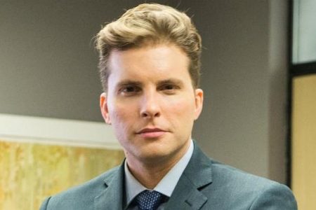 Thiago Fragoso retoma gravações e brinca: “Não sabem o prazer que é estar de volta”