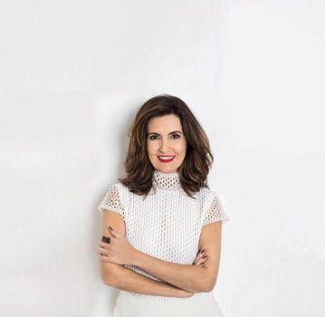 Fátima Bernardes viaja para os EUA para receber prêmio e namorado comemora; veja