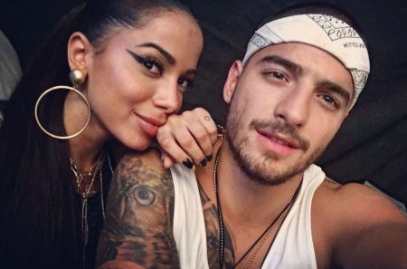 Casada há seis meses, Anitta beija marido nos bastidores de show; veja