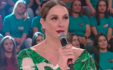 Claudia Raia tira selfie com Faustão e faz declaração para o apresentador