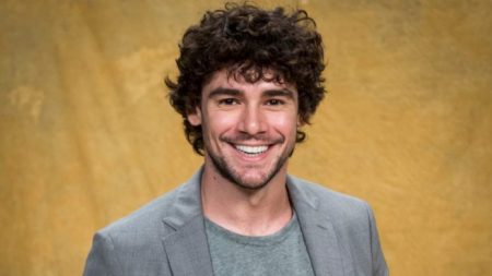 Em “Segundo Sol”, Globo trata como novato ator que já fez duas novelas na Record