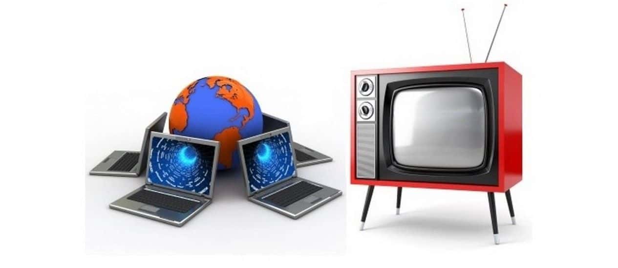 Телевизор сеть 1. Интернет Телевидение. Телевизор против интернета. Интернет vs Телевидение. Интернет против ТВ.