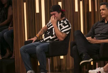 Whindersson Nunes se emociona ao lembrar de infância sofrida
