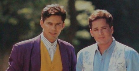 Filhas de Leandro e Leonardo posam juntas e impressionam pela beleza
