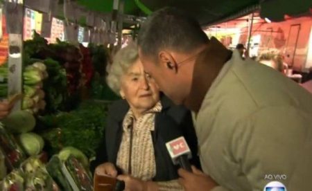 Repórter do “Mais Você” reencontra senhora após fora em feira: “Mexeu muito comigo”