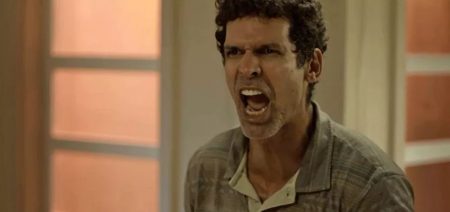 Em “Segundo Sol”, corno morre soterrado e vira piada: “Melhor ser traído e nunca saber?”