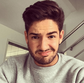 Alexandre Pato assume namoro e dispara: “Faíscas voarão”