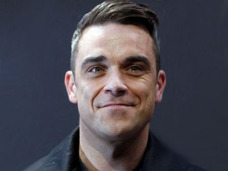 Robbie Williams e Ronaldo Fenômeno participam da abertura da Copa na Rússia