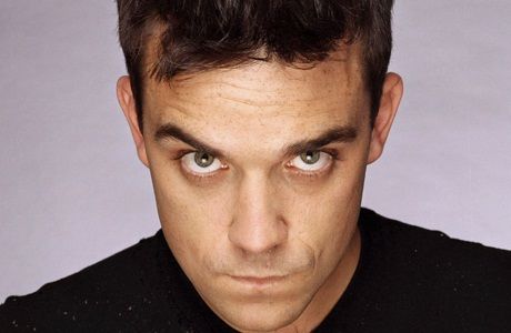 Mulher posta foto de Robbie Williams nu e web vai ao delírio