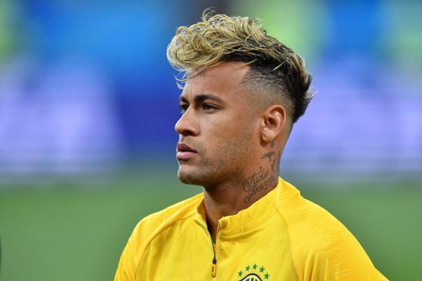 For A Na Peruca Neymar Muda Visual E Aparece Loiro Para A Champions League