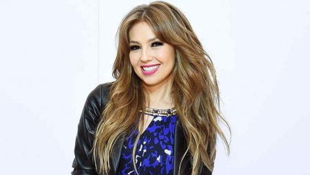 Thalía diz que não deseja voltar à TV e que troca de canal quando se vê