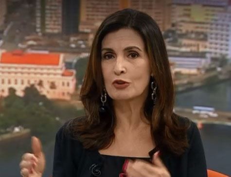 De folga, Fátima Bernardes surge em telejornal e fala de namoro