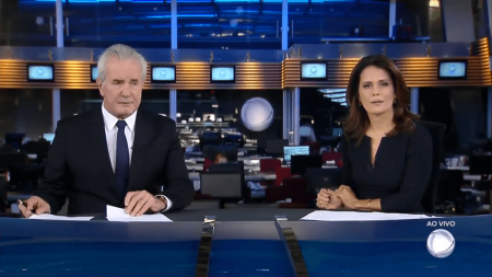 “Jornal da Record” tem pane e Adriana Araújo brinca: “Dia nacional do sufoco”