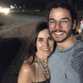 Túlio Gadêlha surpreende Fátima Bernardes com declaração em fila de mercado