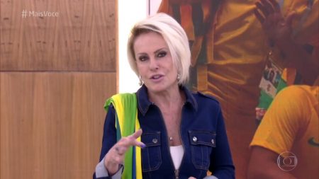 Na Rússia, torcedores cantam para Ana Maria Braga, que se emociona