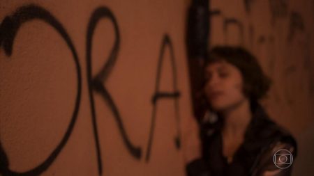 “Fora, Temer!” aparece em cena de “Segundo Sol” e repercute na web