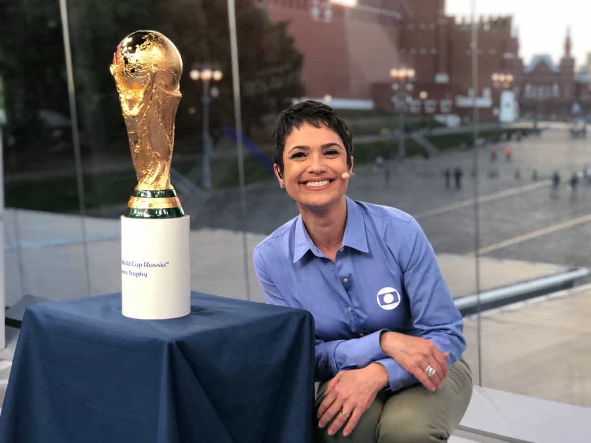 Sandra Annenberg quebra a web ao sentir “cheirinho da taça”