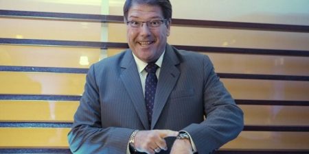 Luciano Faccioli se cura da Covid-19 e tem alta, mas segue afastado da TV